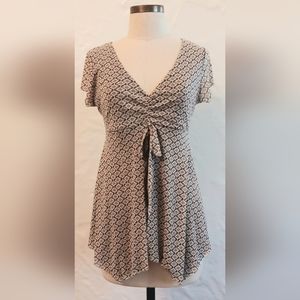 Vintage Y2K stretchy open midriff nylon blouse. New York and Co. Medium.